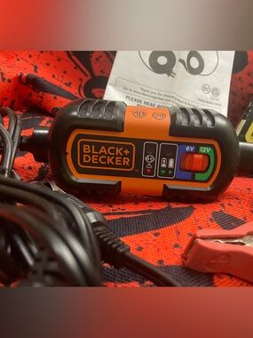 Black & Decker 6v 12v Battery Charger/ Maintainer
